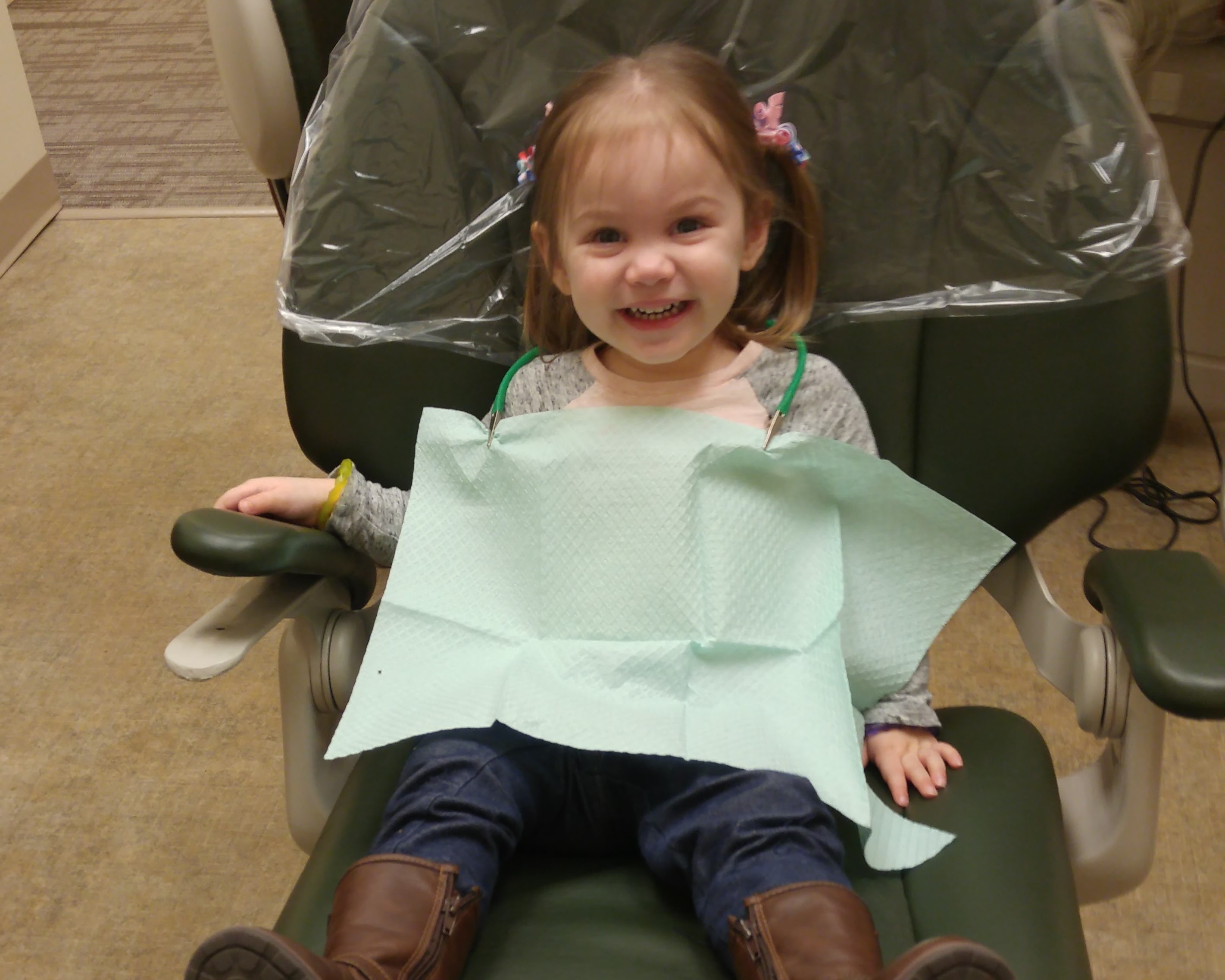 pediatric-dentist-lewis-center-what-age-should-kids-go-to-the-dentist